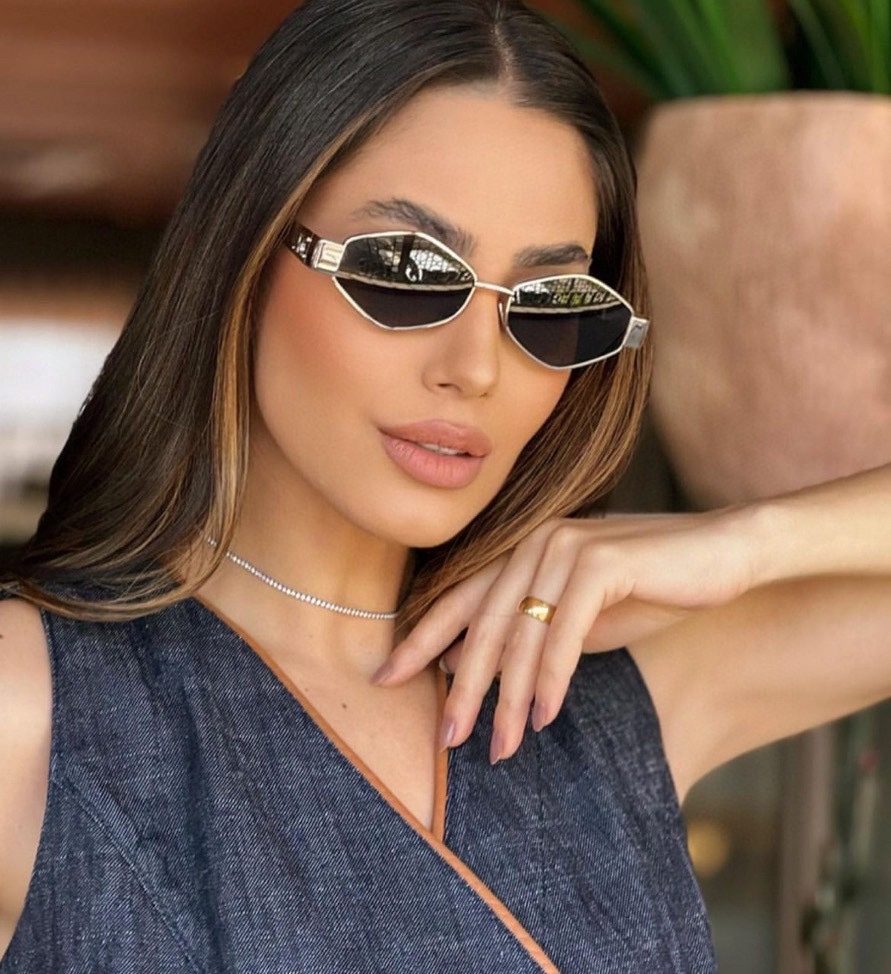 Designer Oval Sunglasses with Metal Frame