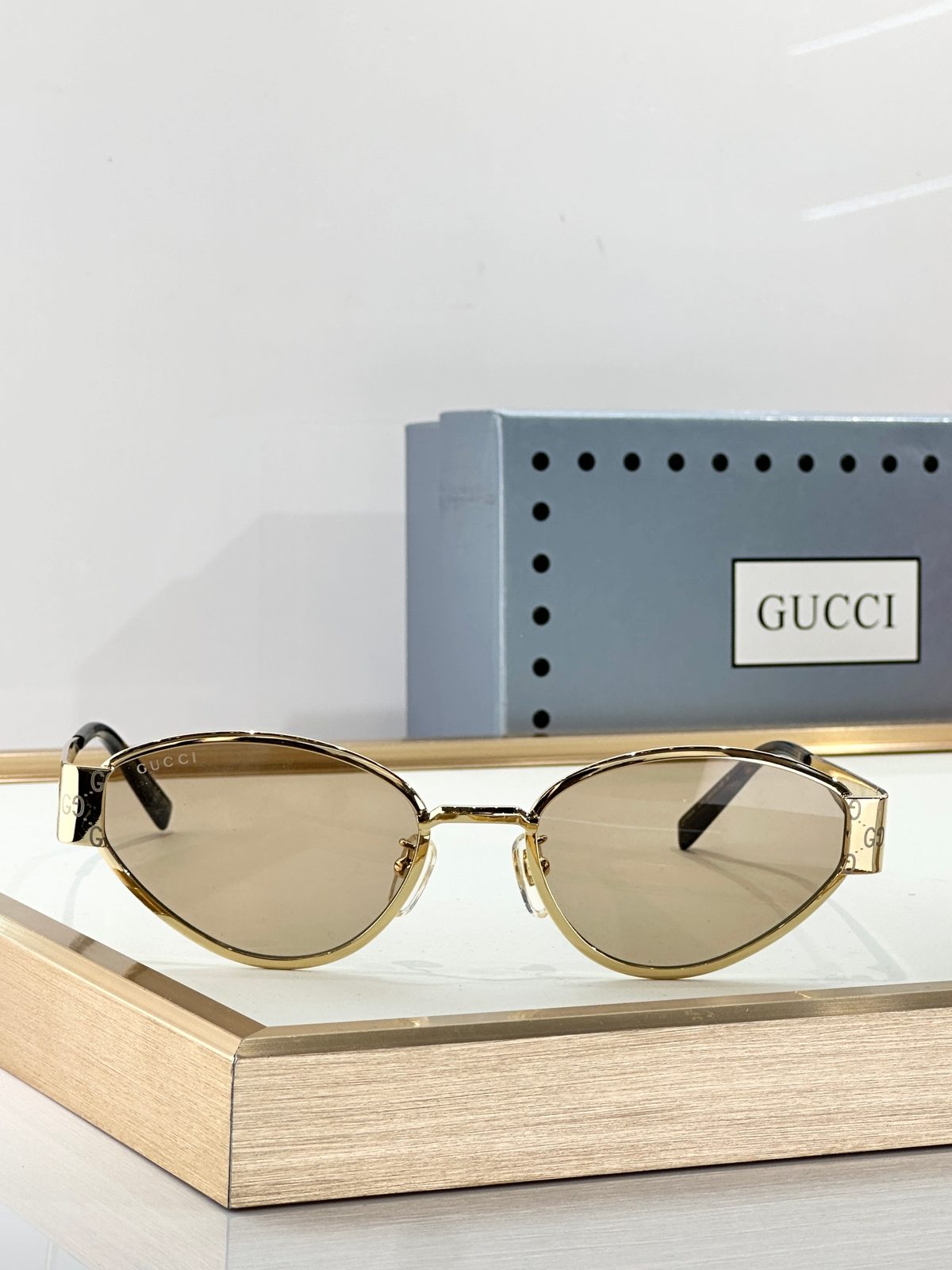 Gucci GG Oval Metal Frame Sunglasses