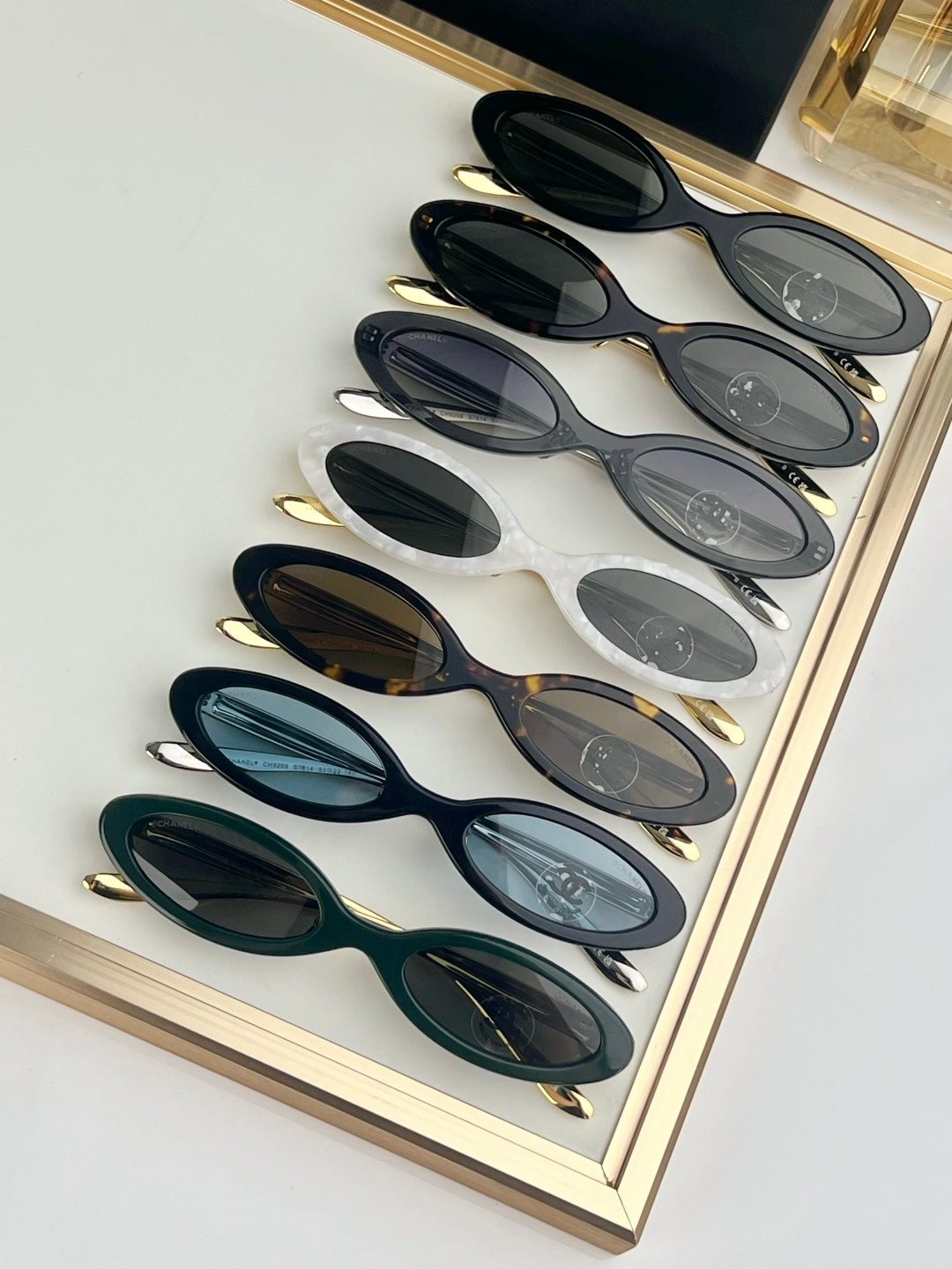 Luxury Oval Frame Sunglasses Collection