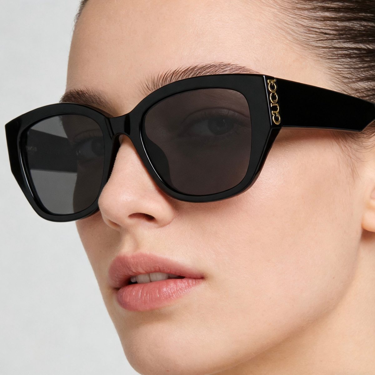 Gucci GG Chain Black Oversized Sunglasses