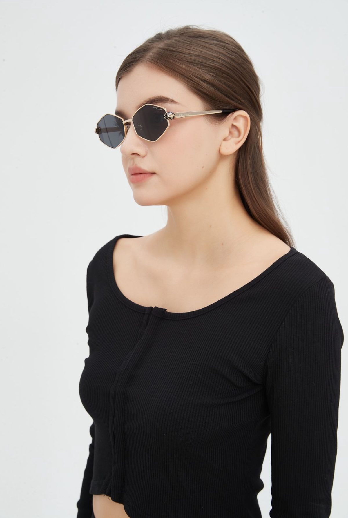 Metal Frame Oval Sunglasses with Dark Lenses