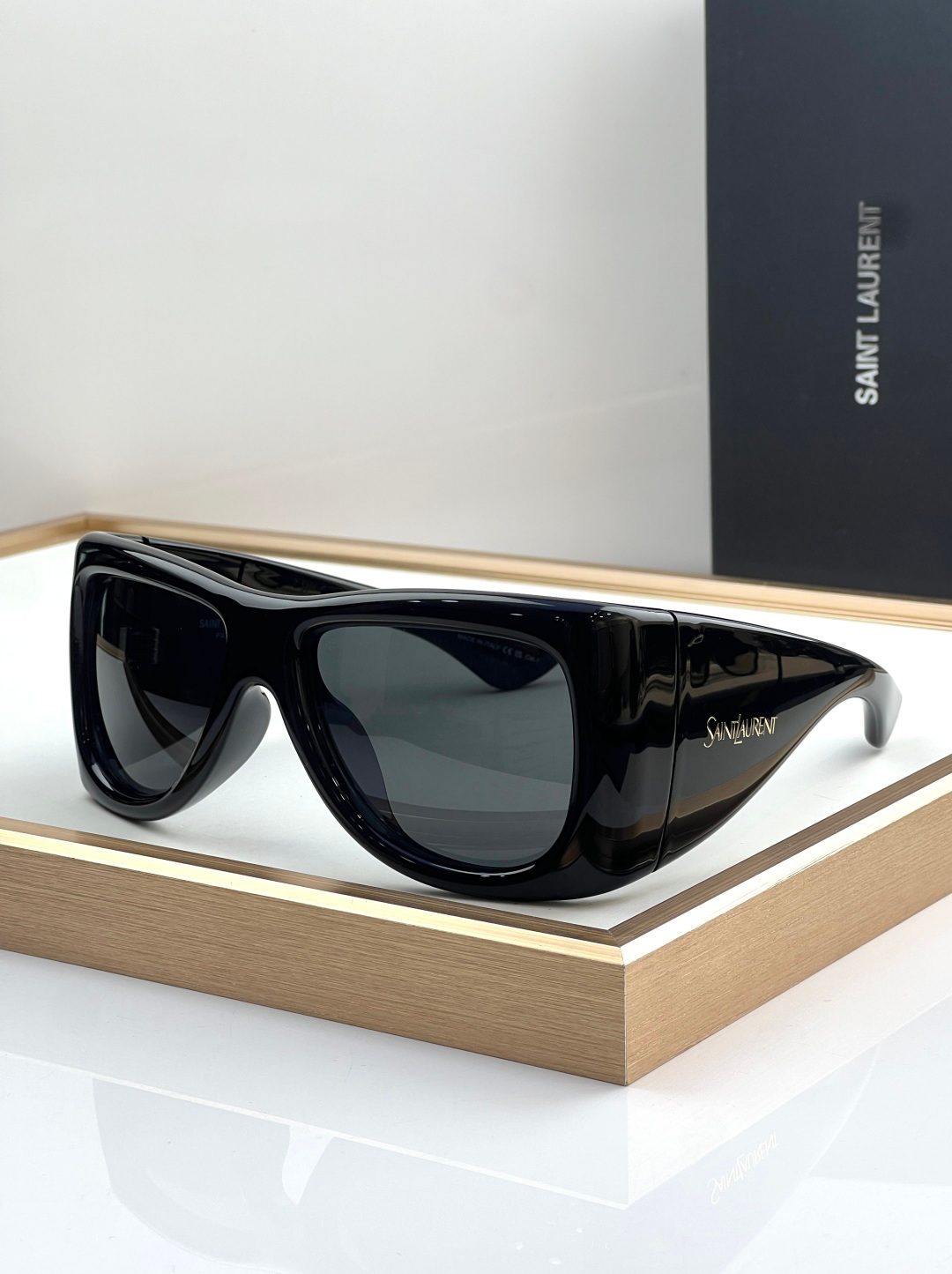 Saint Laurent Oversized Aviator Sunglasses