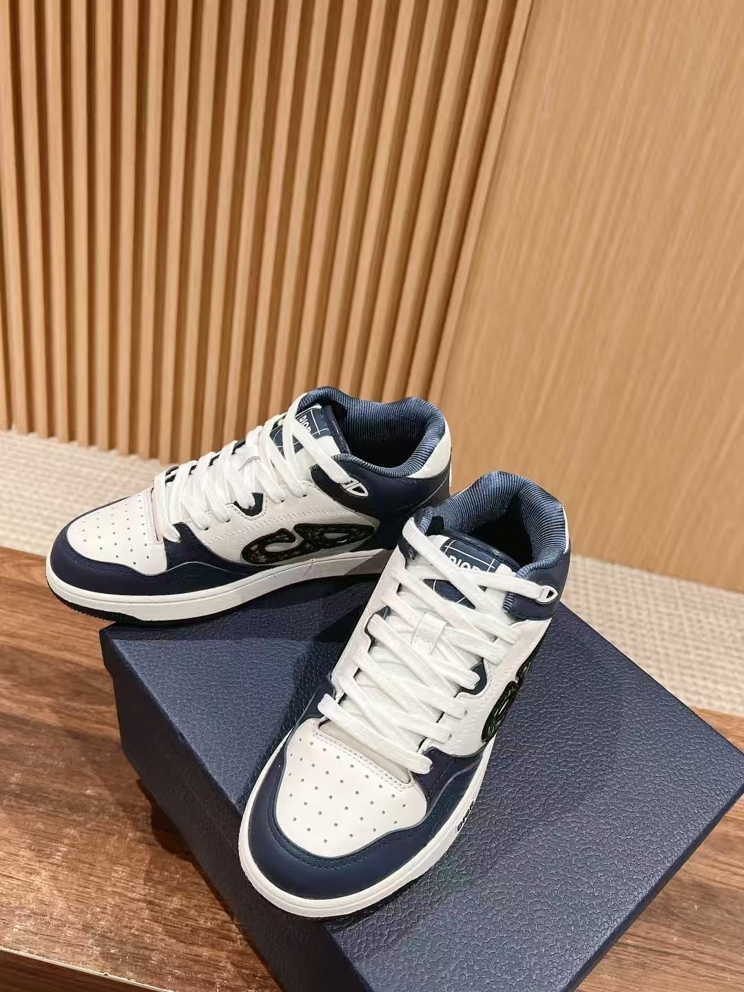 Dior B101 Navy White