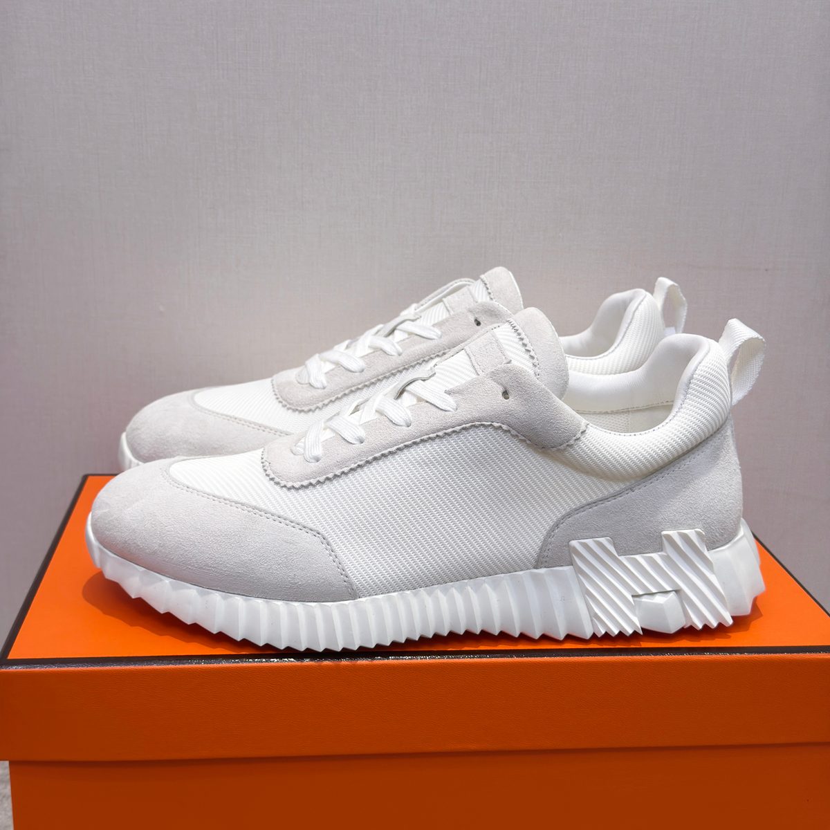 Hermès Low-Top Runner Sneakers White