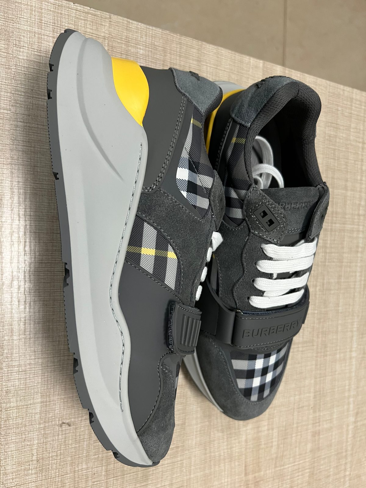 Burberry Vintage Check Sneaker Black Yellow