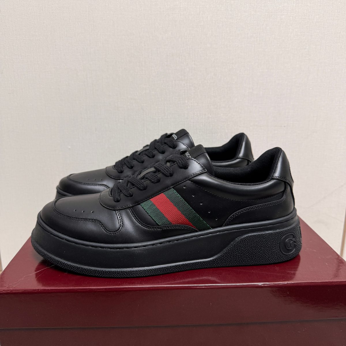 Gucci Leather Platform Low-Top Sneakers