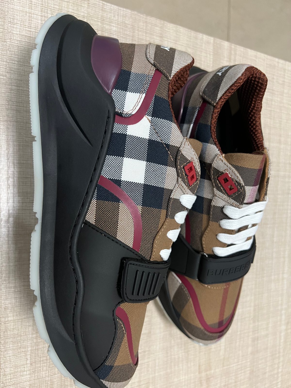 Burberry Vintage Check Sneaker Black/Burgundy