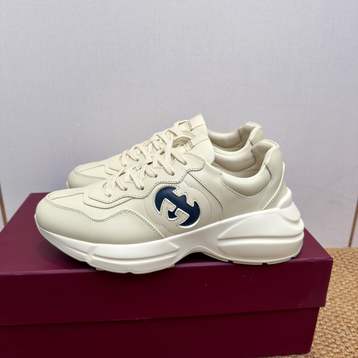 Gucci Rhyton Leather Low Top Sneaker White Navy