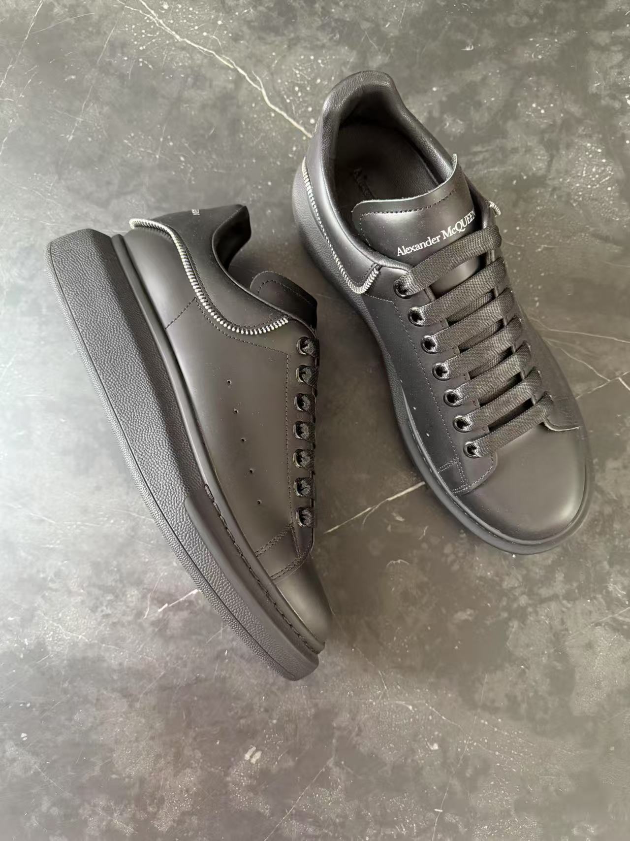 Alexander McQueen Oversized Sneaker White/Black