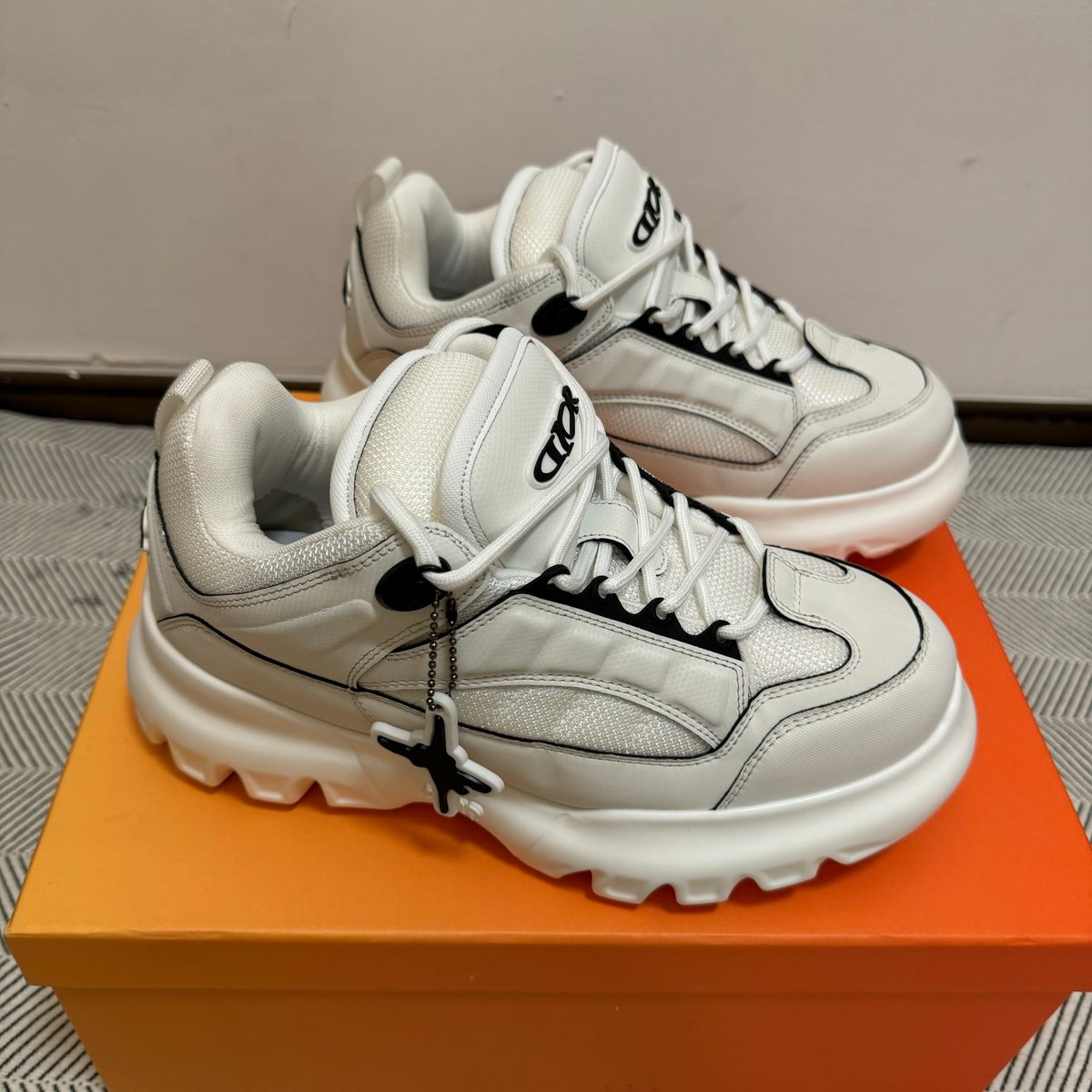 Citor+ White Black Low Top Sneaker
