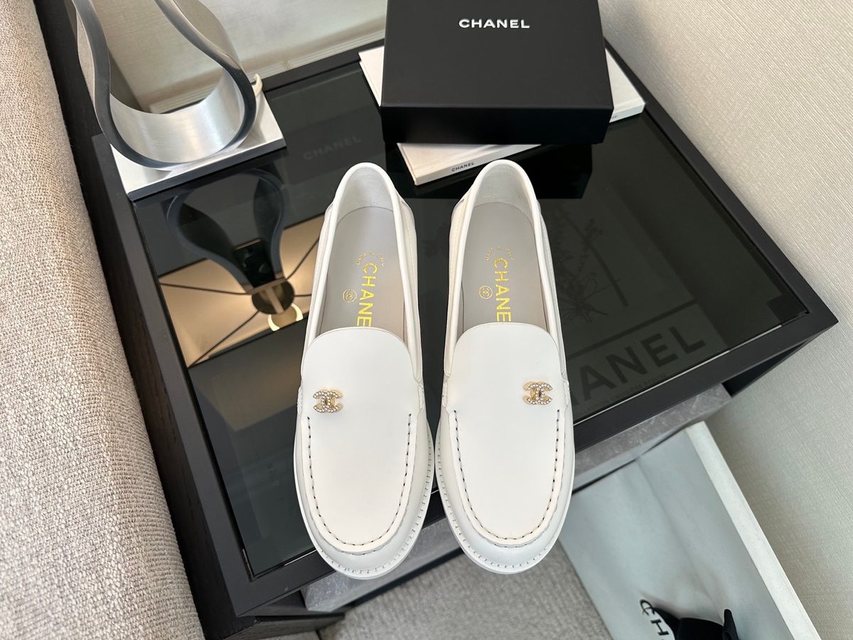 Chanel CC Logo White Leather Loafers
