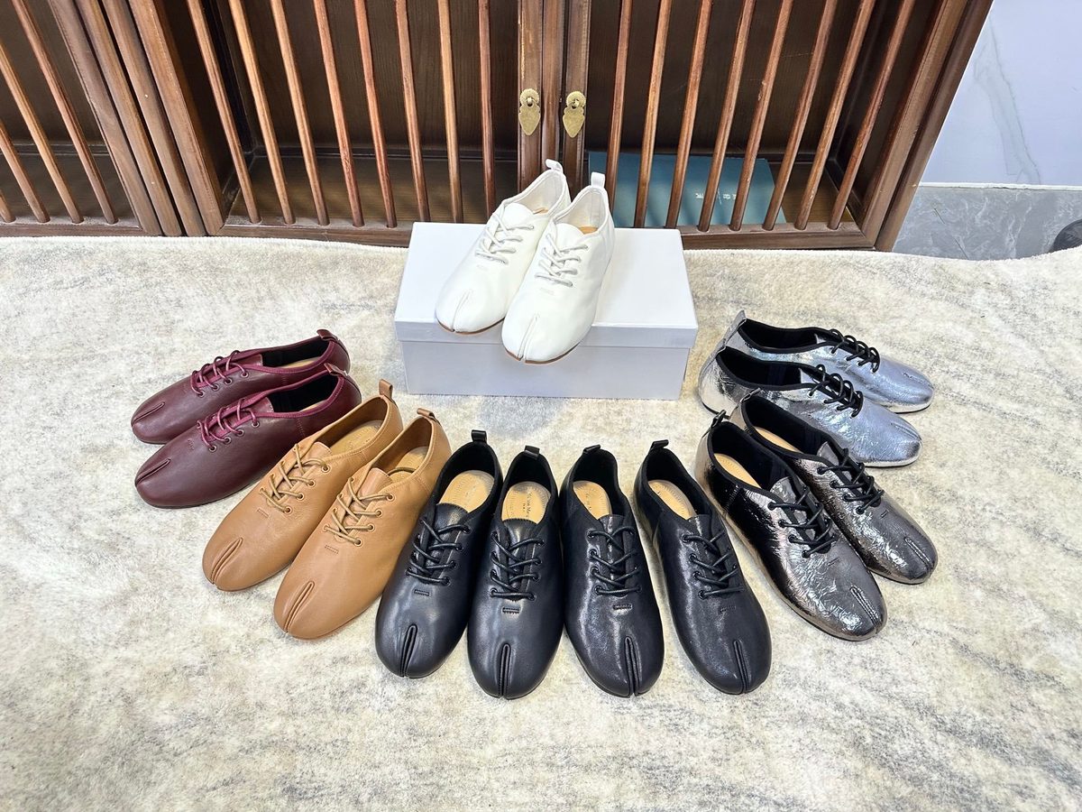 Leather Lace-Up Oxford Shoes Collection