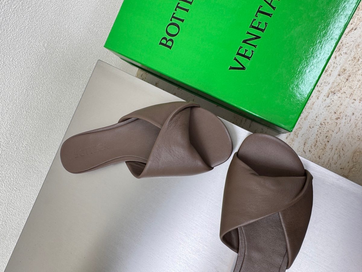 Bottega Veneta Padded Leather Mule Slippers