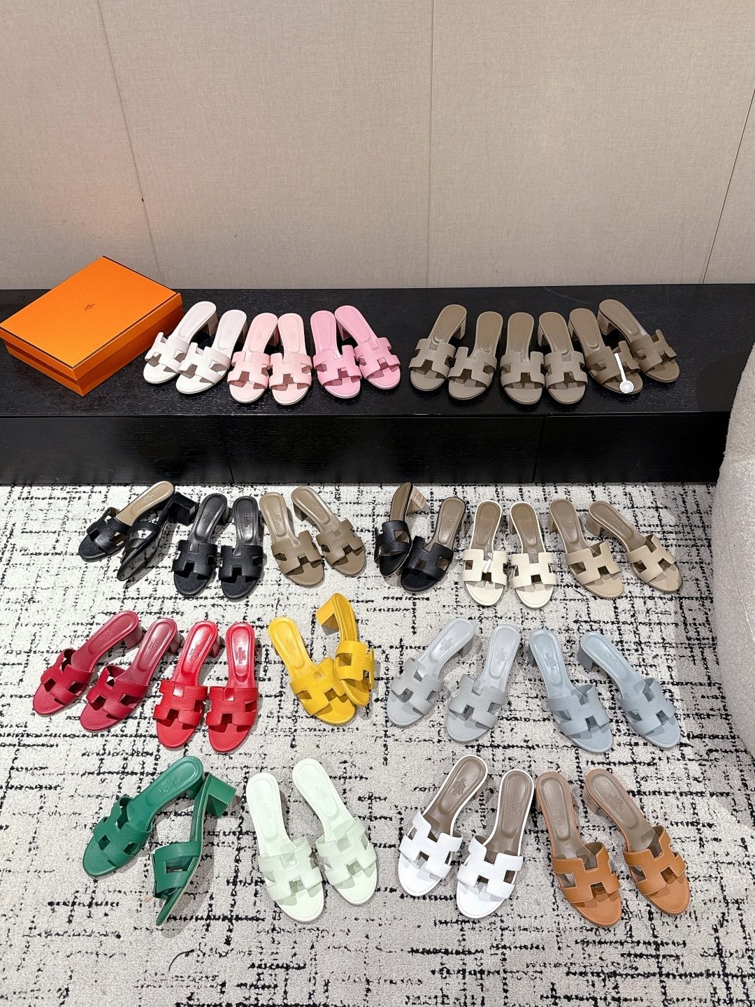 Hermès Oran H Leather Slide Sandals Pink
