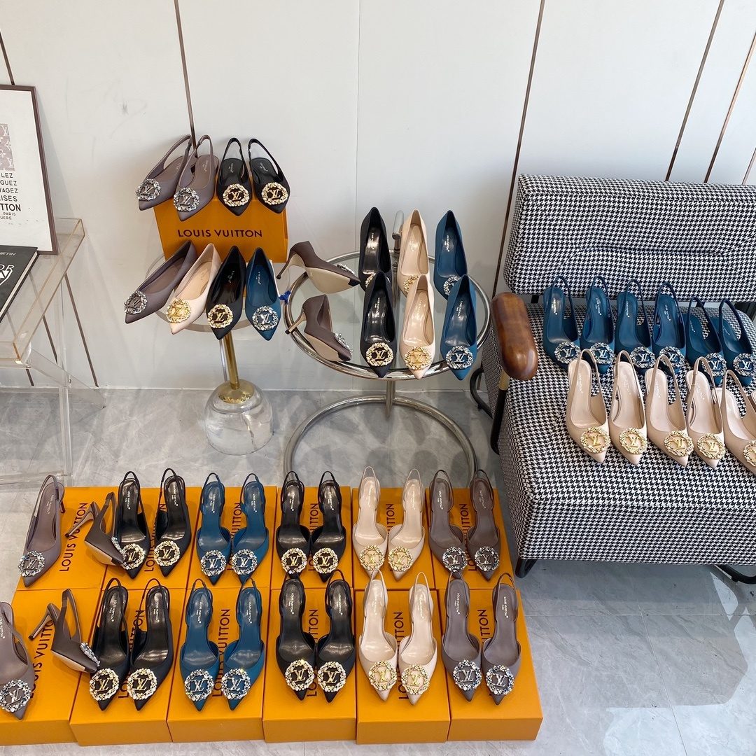 Louis Vuitton Crystal Embellished Satin Pumps