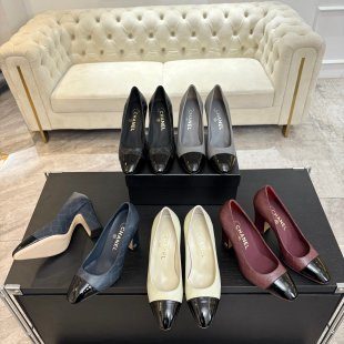 Chanel Cap Toe Leather Pump Shoes