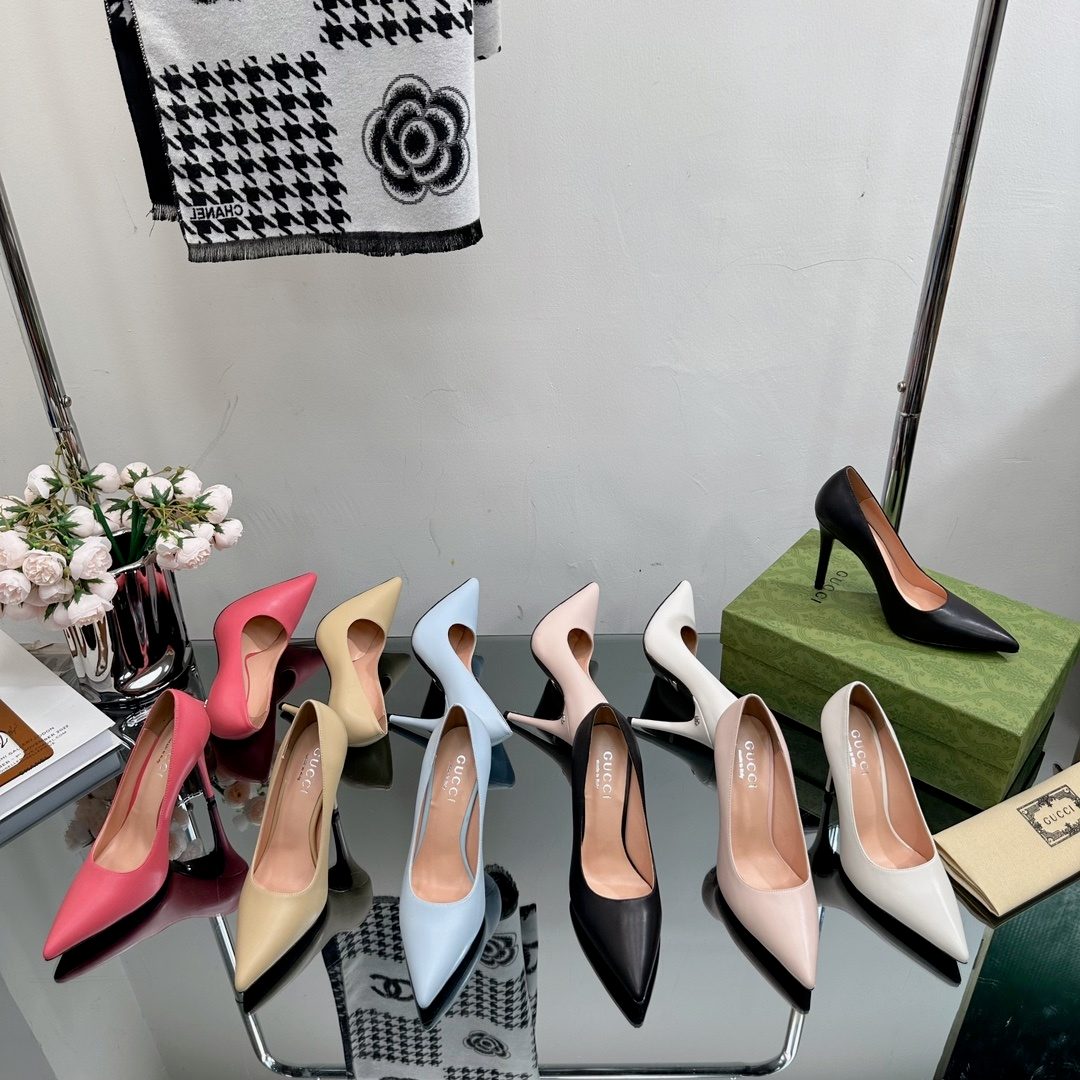 Gucci Pointed Toe Leather Pumps Black