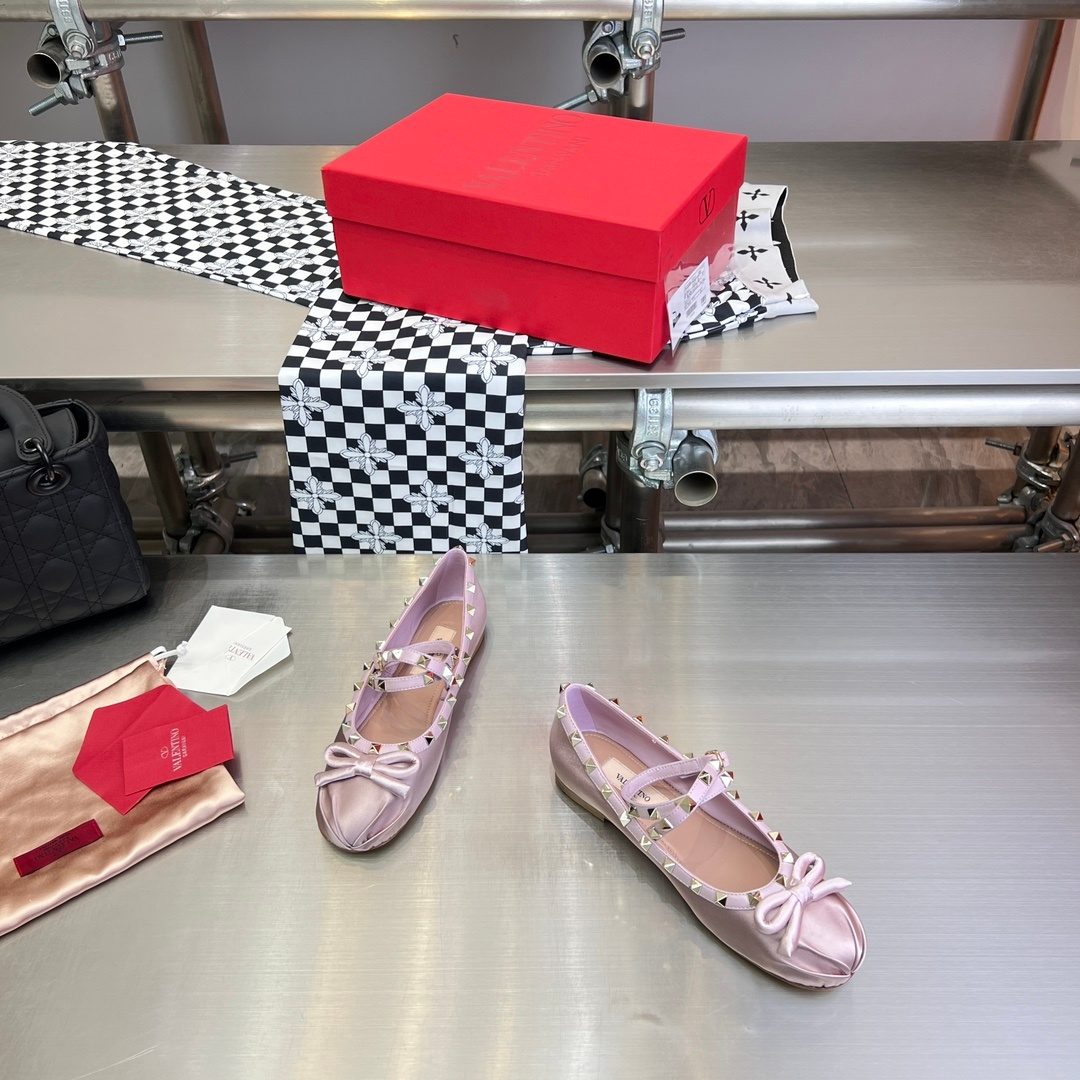 Valentino Rockstud Ballet Flats Pink