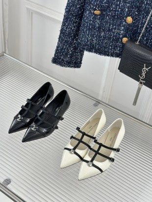 Louis Vuitton Mary Jane Patent Leather Pumps