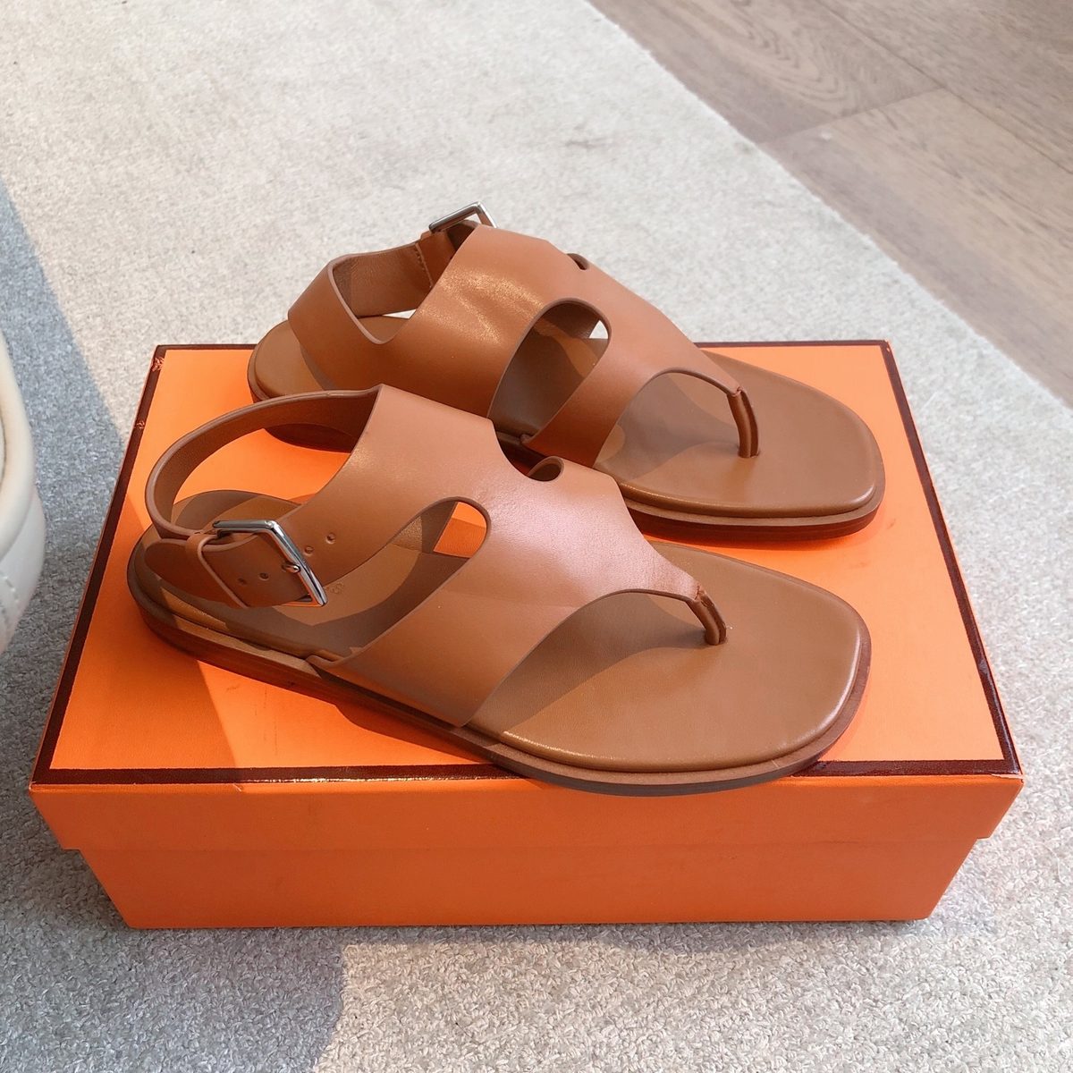 Hermès Leather Thong Sandal Tan