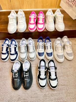 Valentino Garavani Low-Top Sneakers
