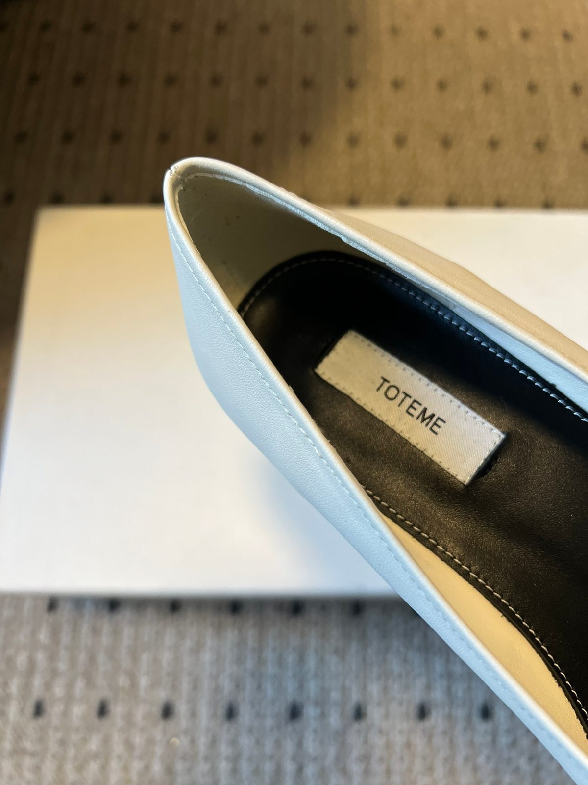 Toteme Pointed Toe Leather Pump