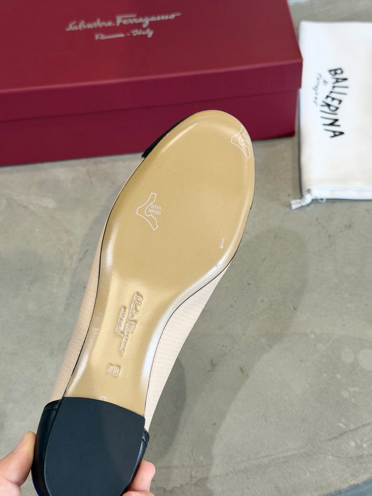 Salvatore Ferragamo Vara Bow Ballet Flat Black and Cream