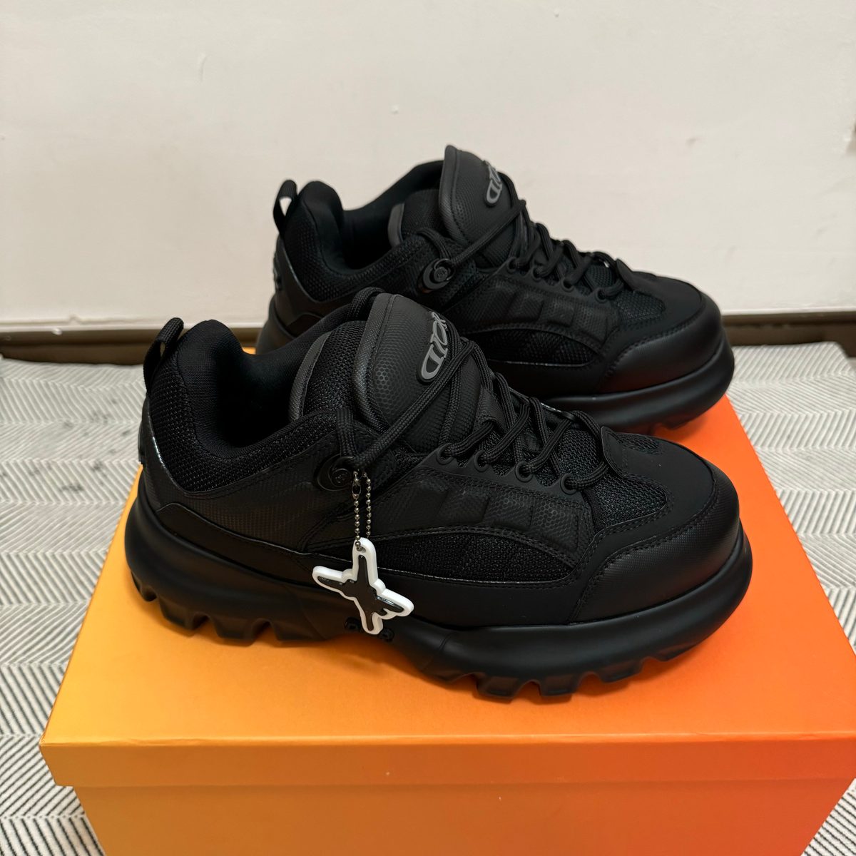 Dior B22 Black