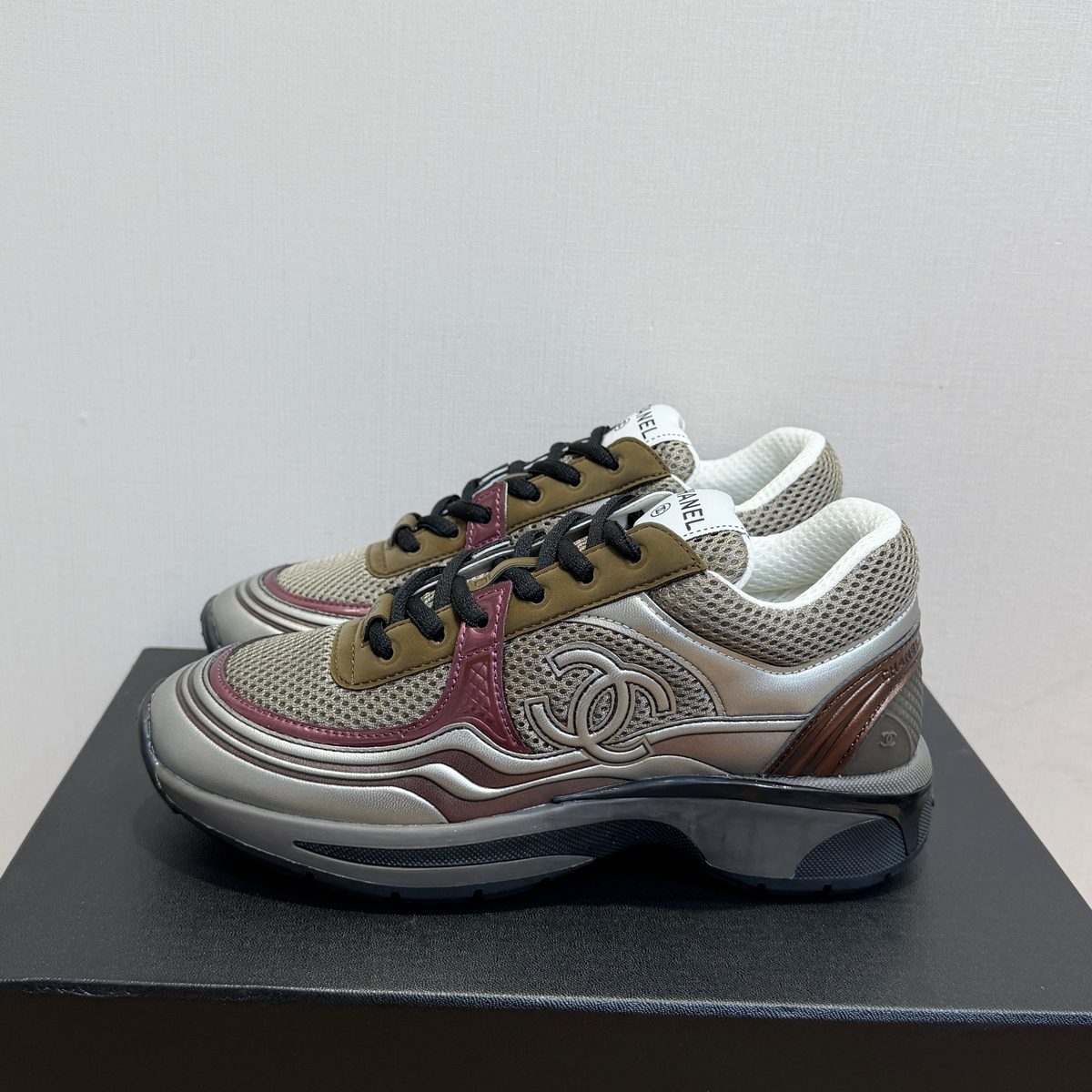 Chanel CC Sneaker Multicolor (Beige/Burgundy/Olive)