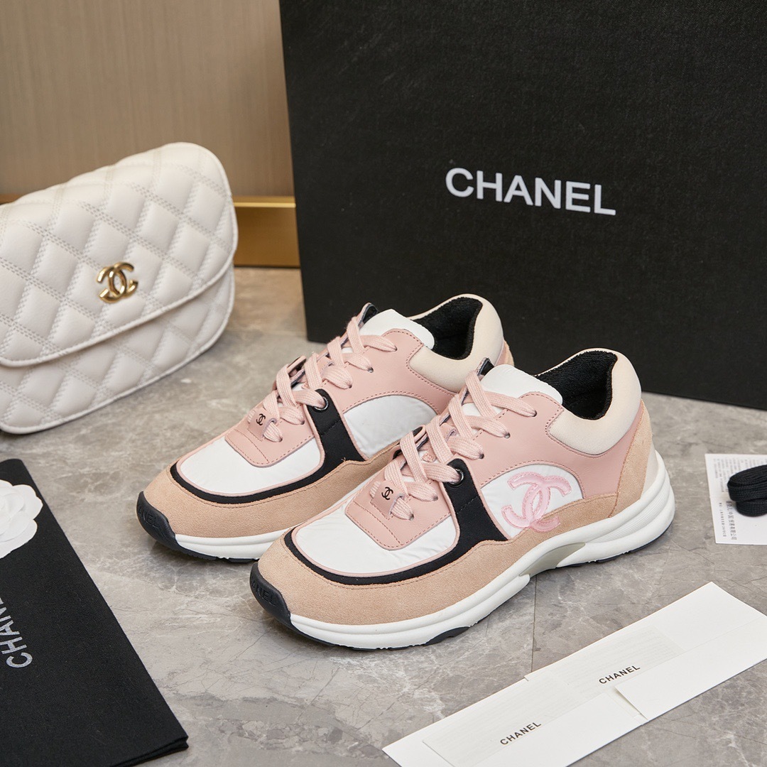 Chanel CC Logo Leather Sneakers