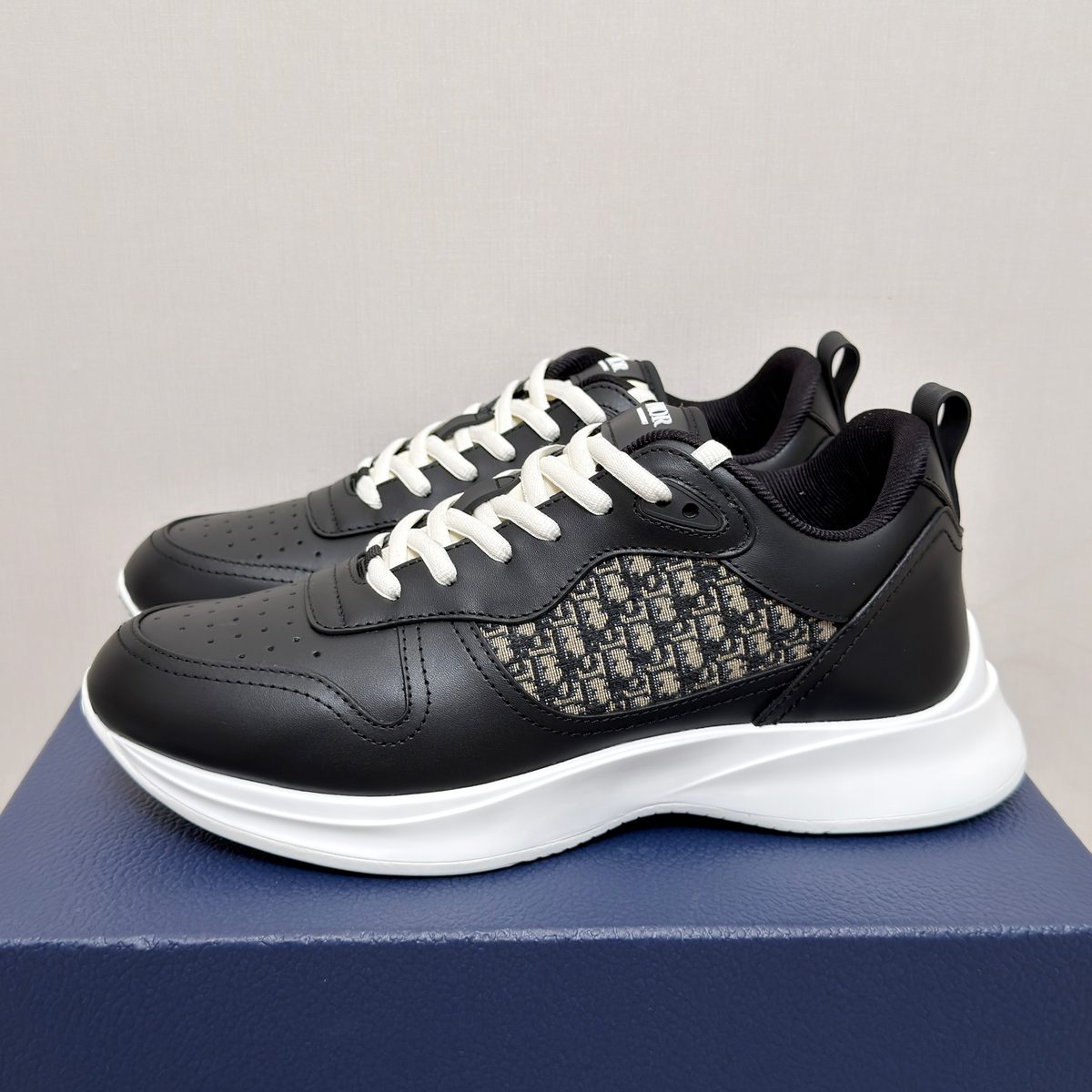 Unknown Brand Black and White Low Top Sneaker with Textured Panel