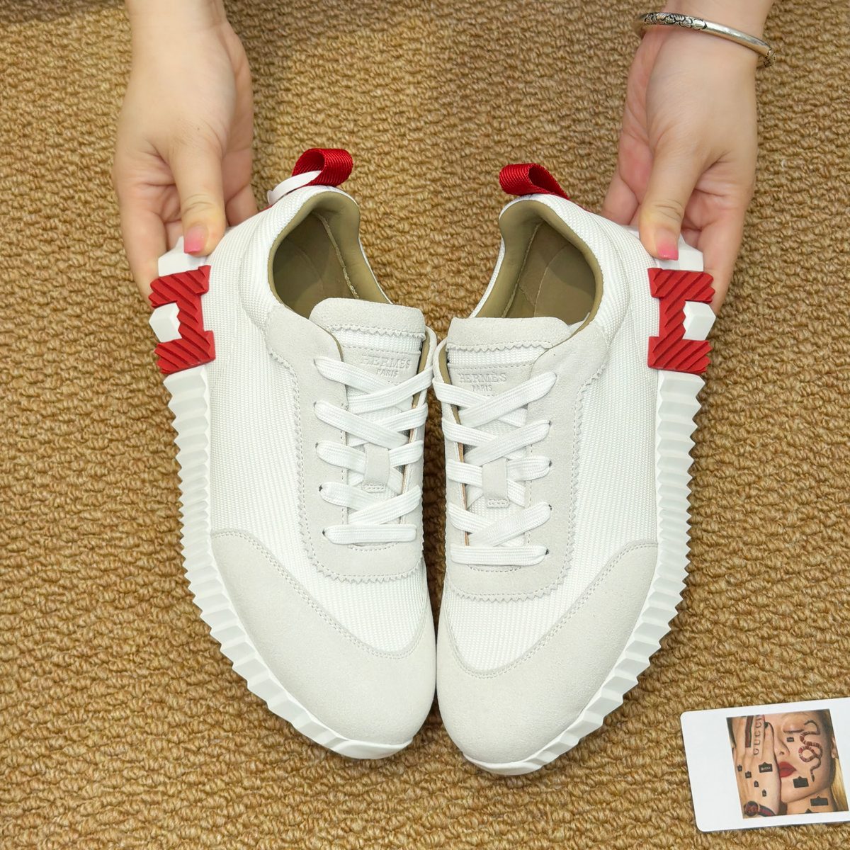 Unknown Brand White Red Accent Runner Sneaker