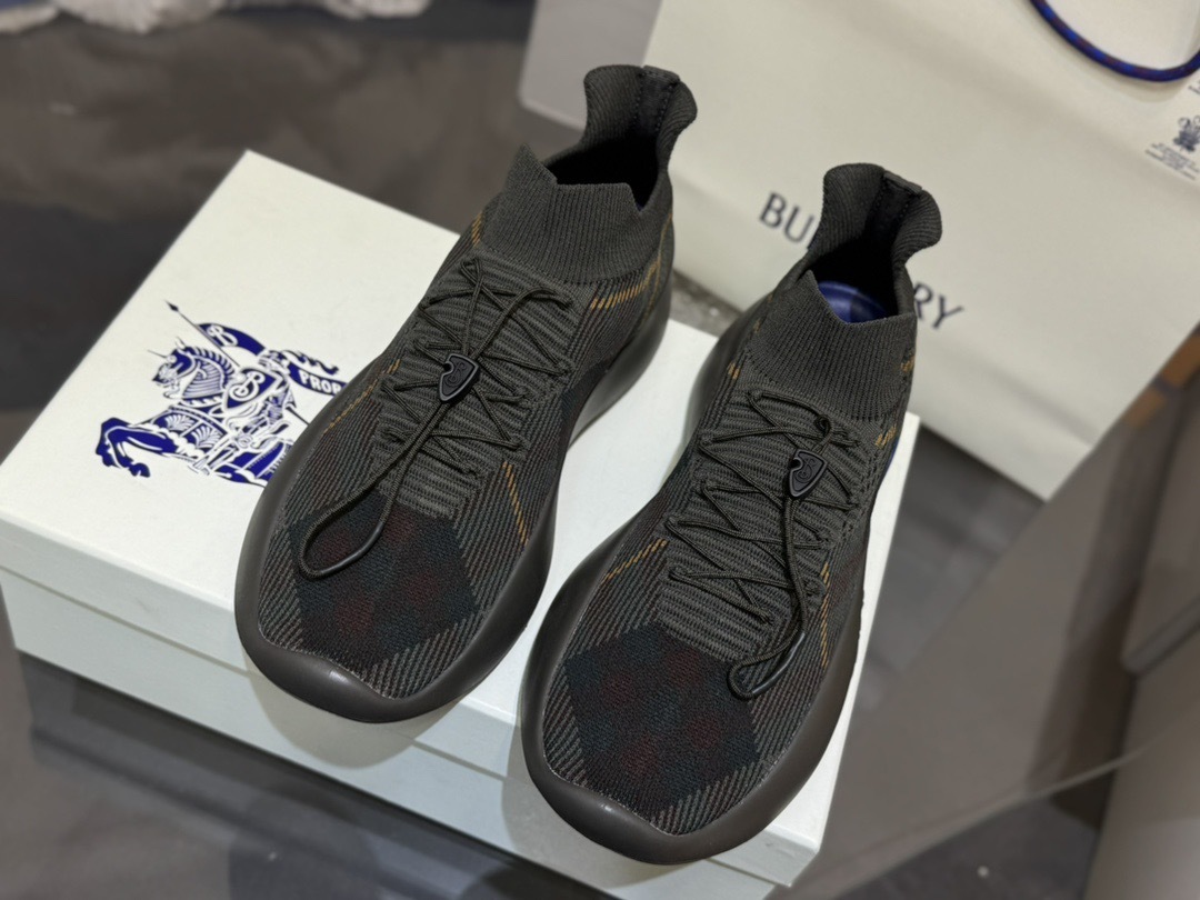 Burberry Knit High-Top Sneaker Black/Gold