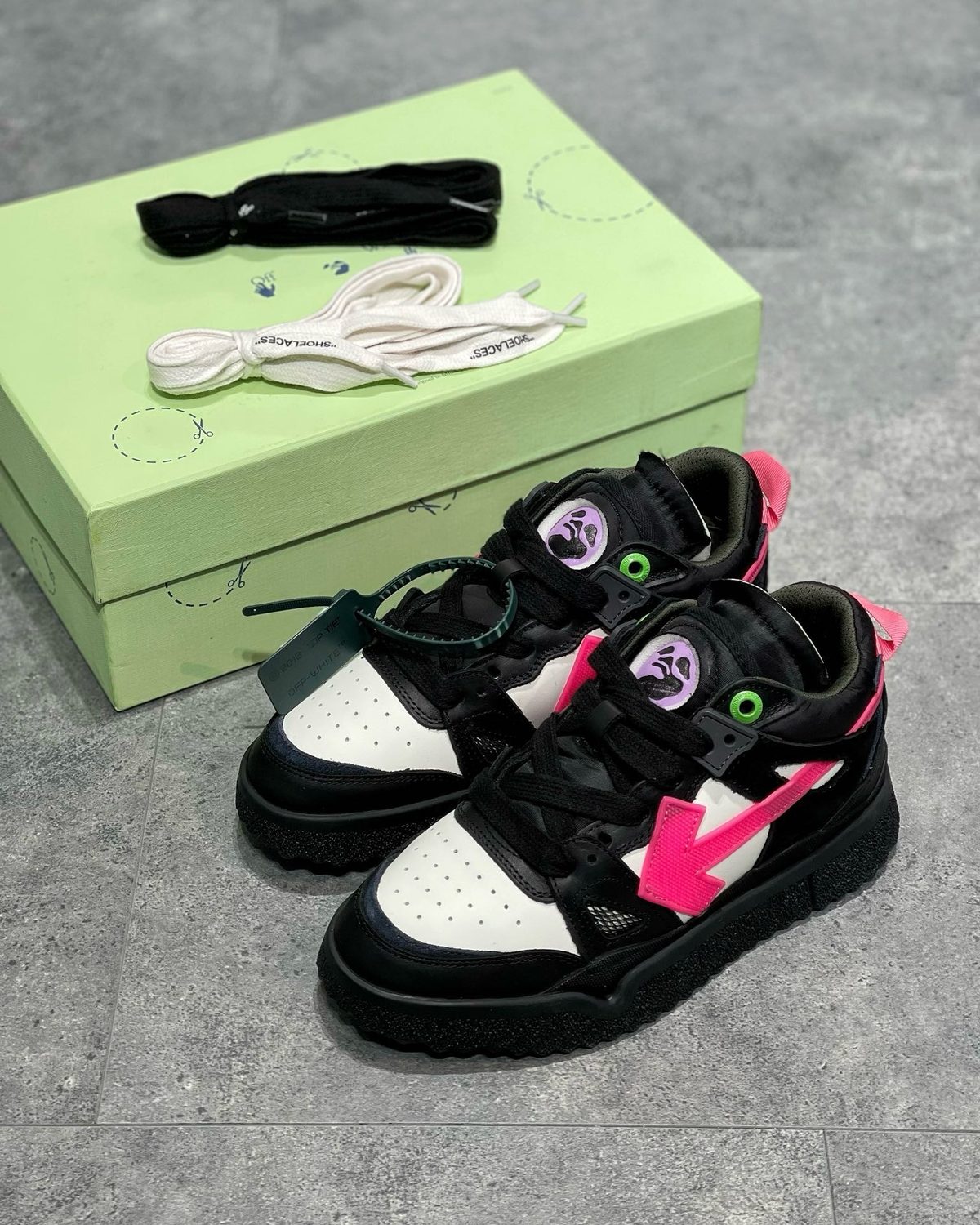 Lightning Bolt High-Top Sneakers Black White Pink