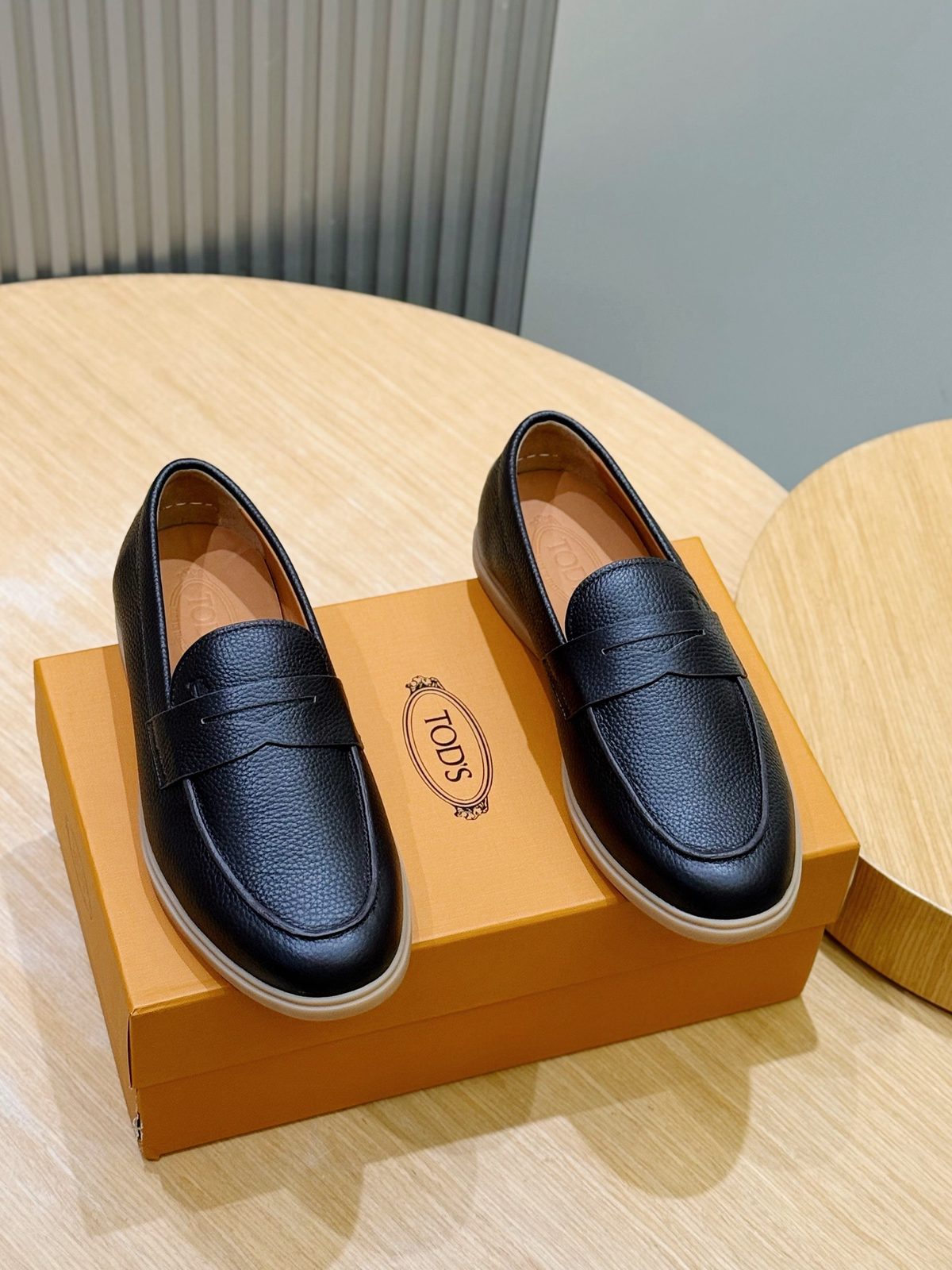 Tod's Gommino Leather Loafer Black