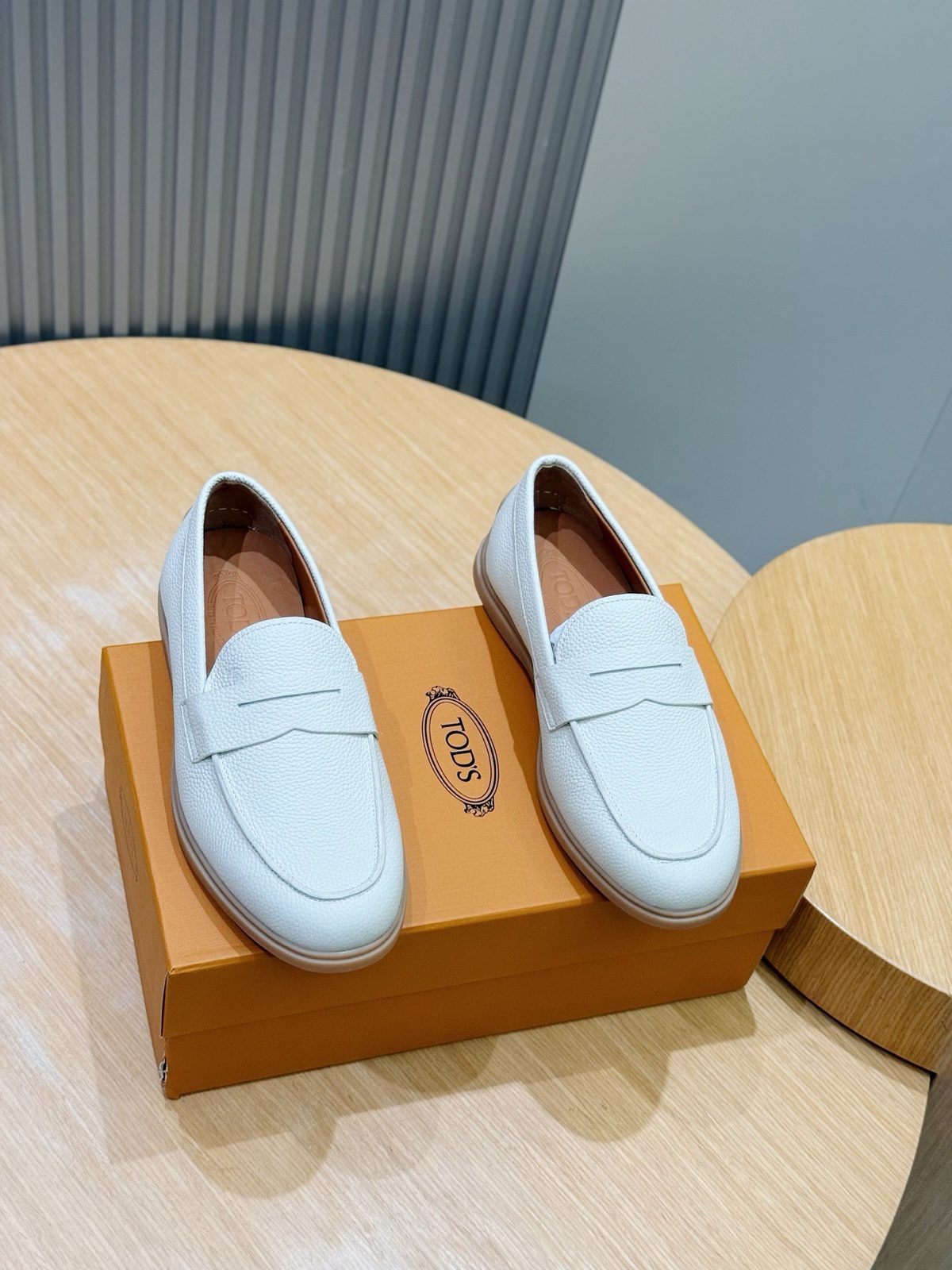 TOD'S Gommino Loafer White