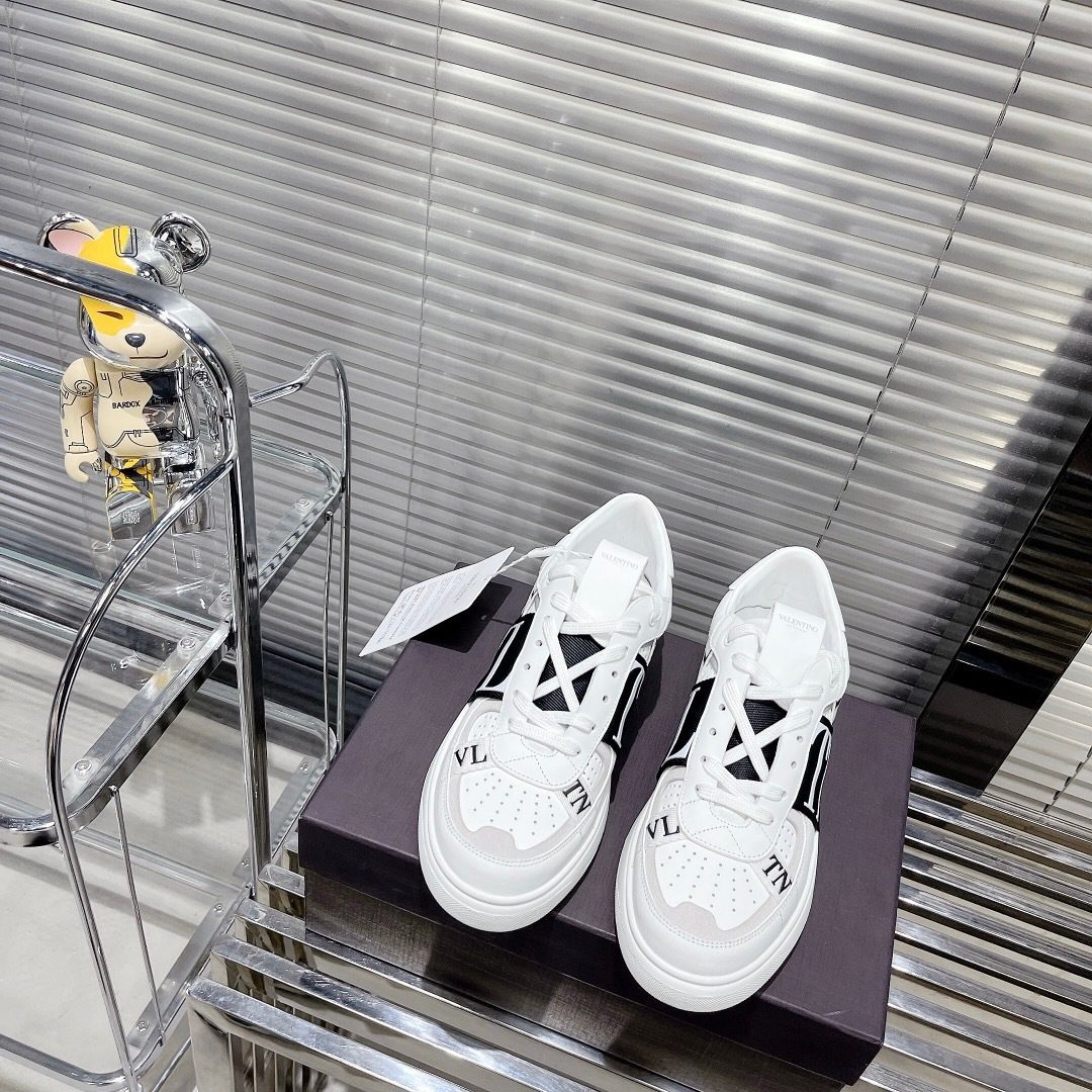 Valentino VL7N White Leather Low-Top Sneakers