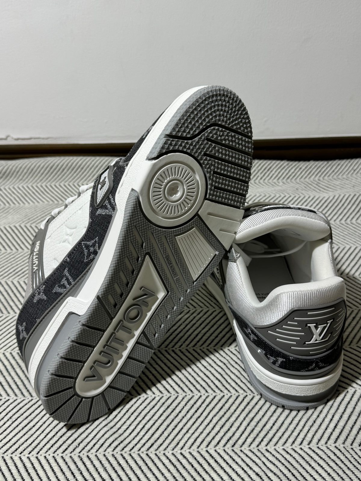 Louis Vuitton Damier Monogram Low-Top Sneakers