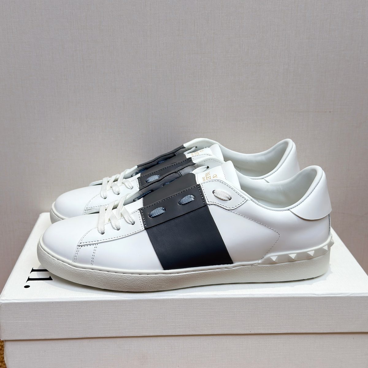 Valentino Rockstud White Leather Sneakers