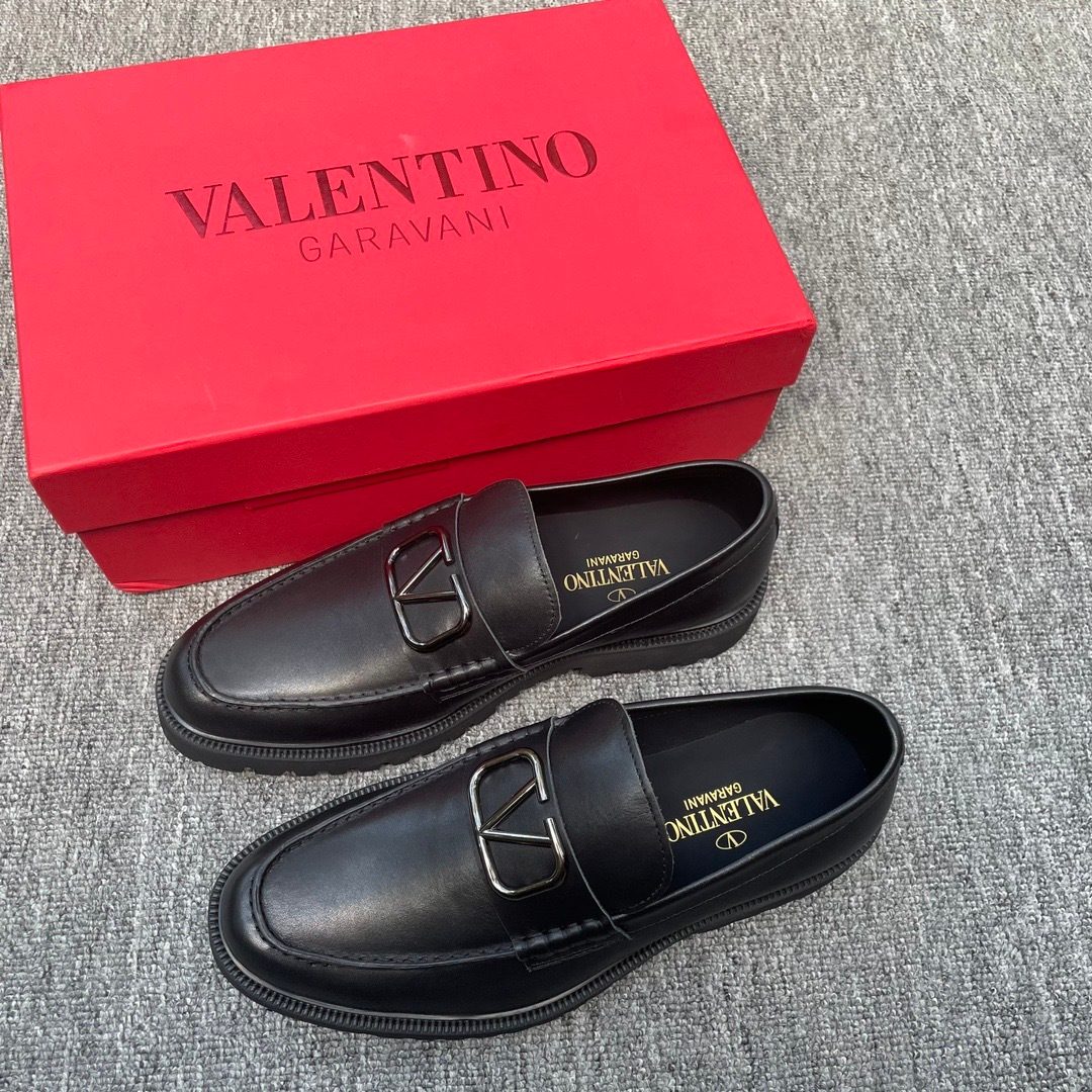 Valentino Garavani VLogo Loafers Black