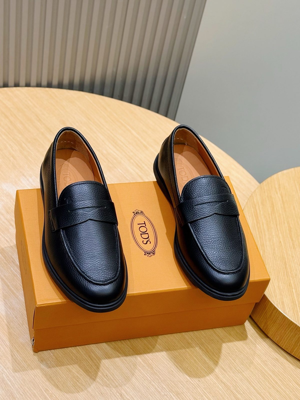 Tod's Gommino Loafer Black