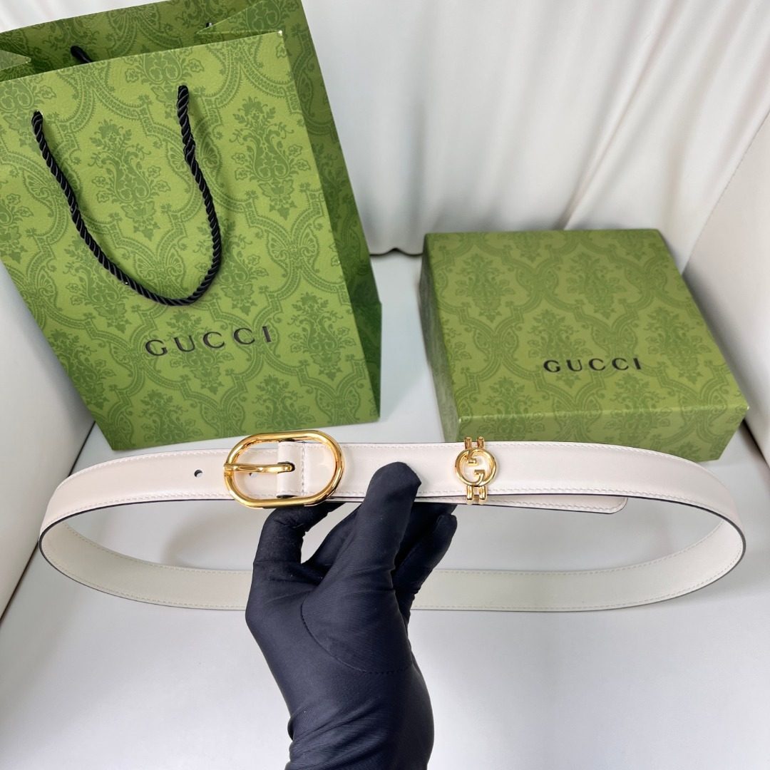 Gucci White Leather Belt with Gold Buckle