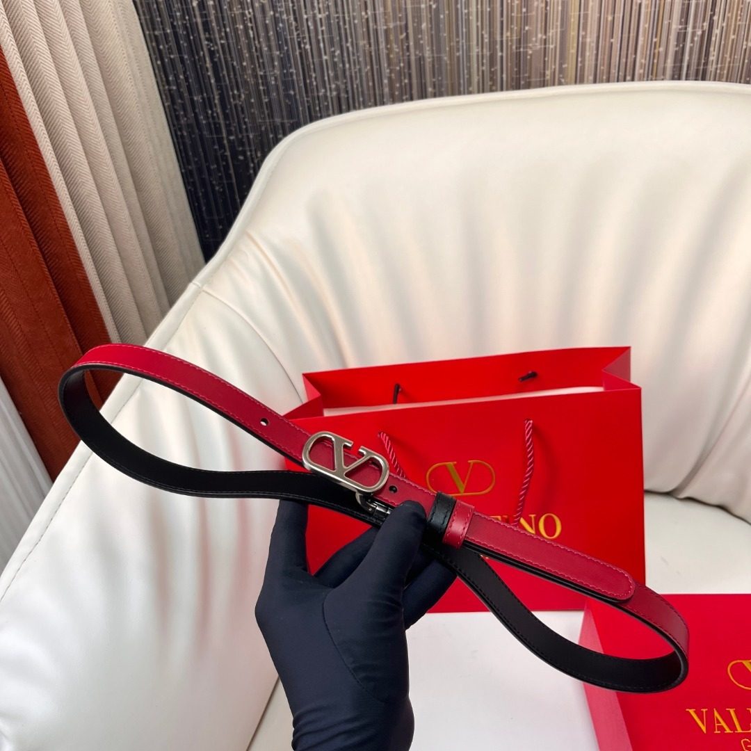 Valentino Garavani VLogo Reversible Leather Belt