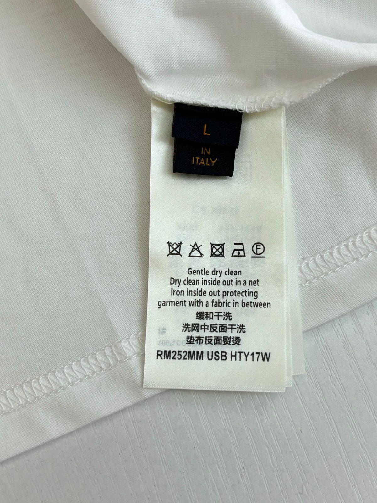Louis Vuitton Vuitton Graphic White T-Shirt