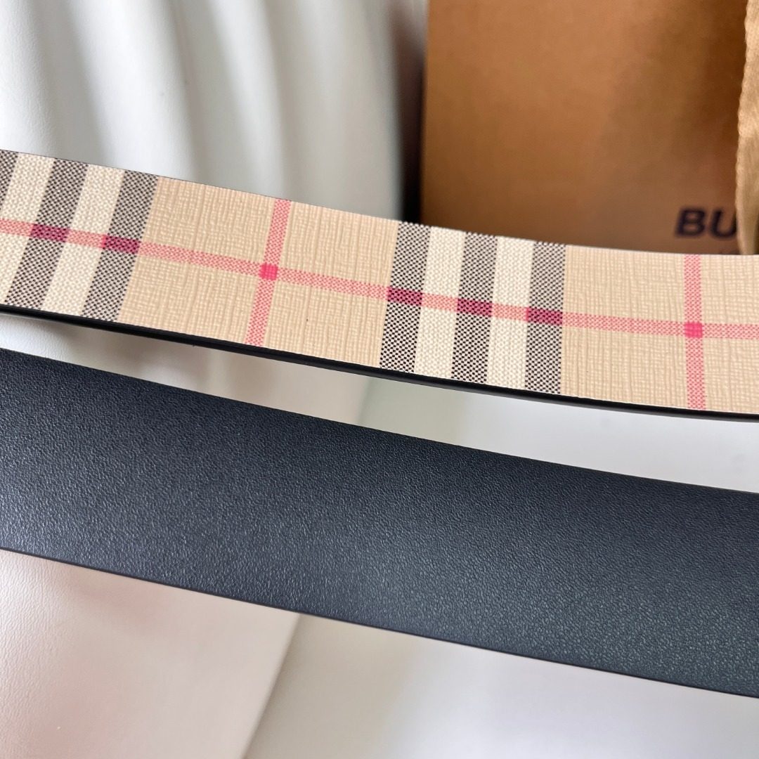 Burberry Vintage Check Leather Belt
