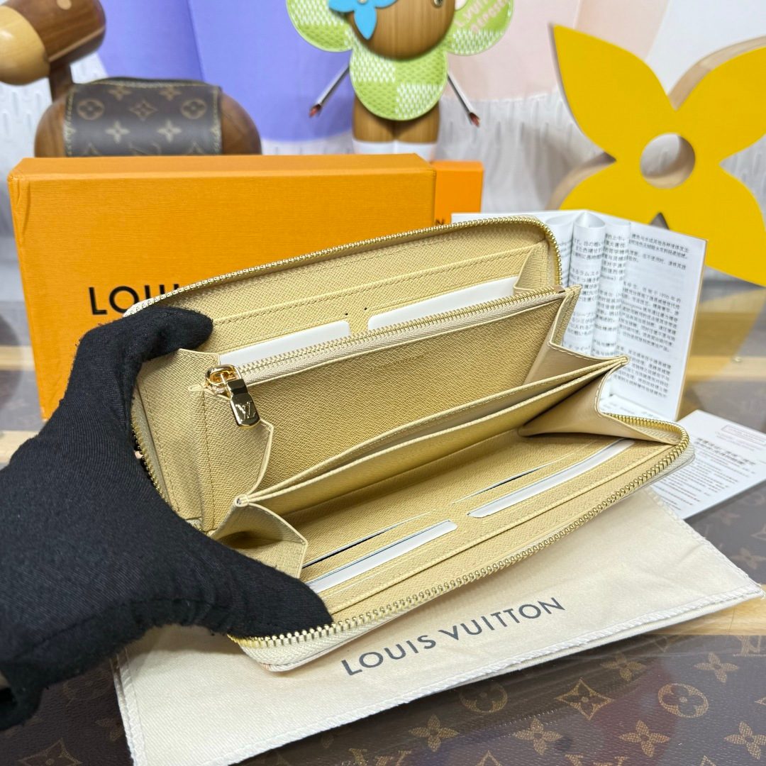 Louis Vuitton Epi Leather Zippy Wallet