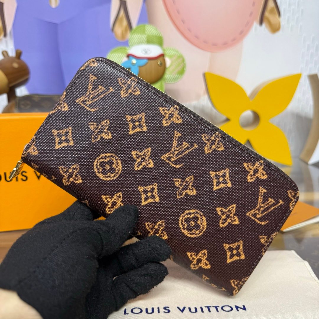 Louis Vuitton Monogram Canvas Zippy Wallet