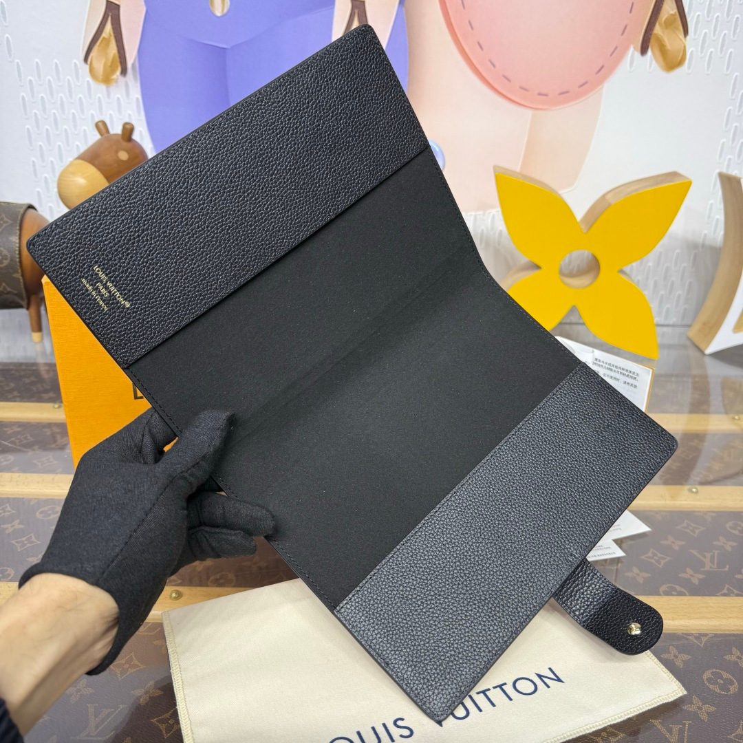 Louis Vuitton Taiga Leather Notebook Cover