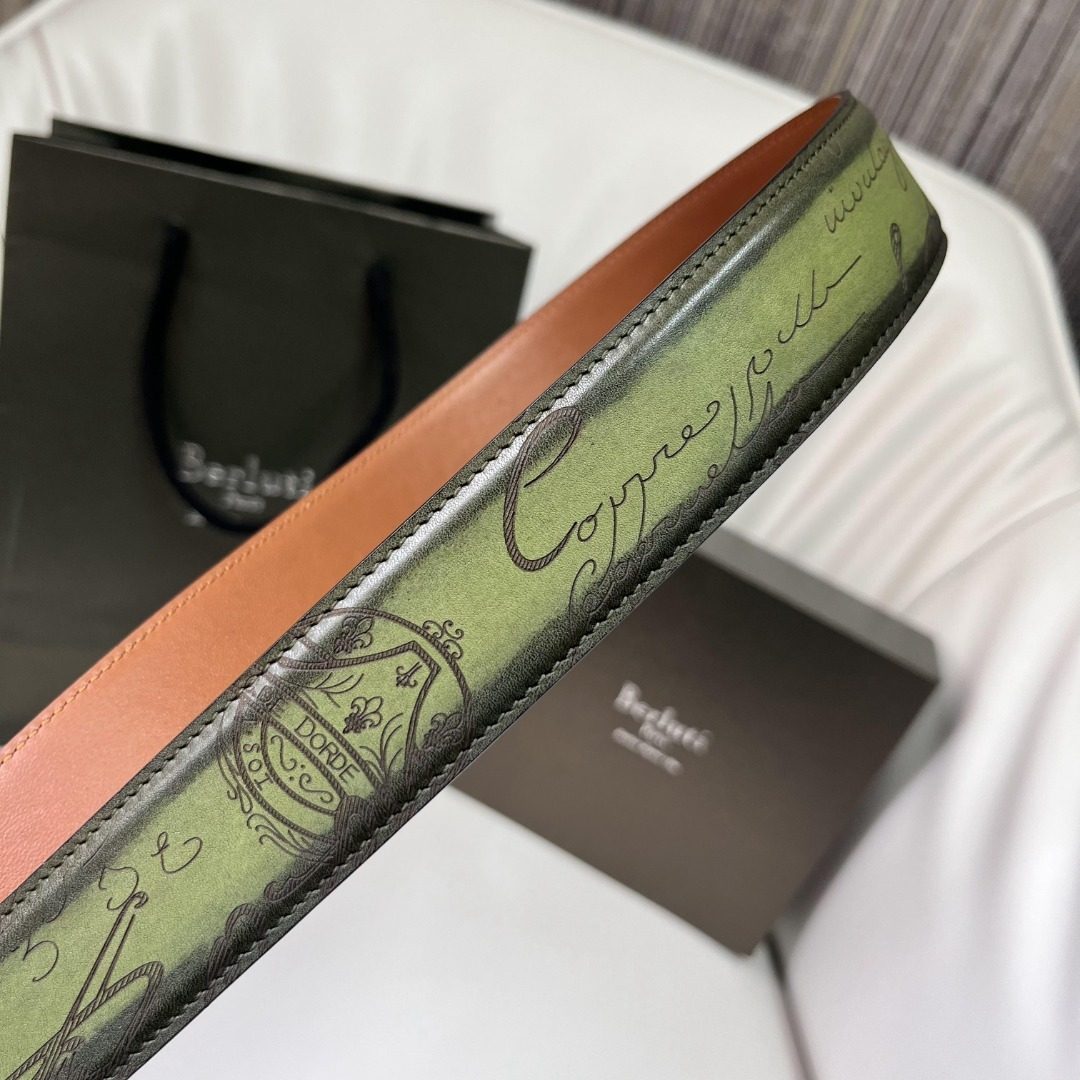 Gucci GG Reversible Leather Belt