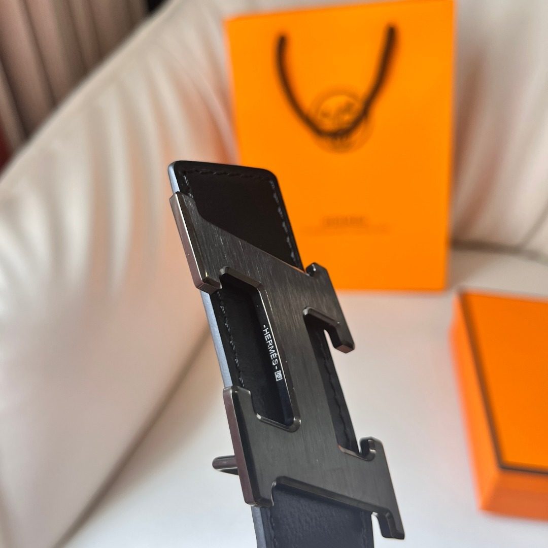 Hermès Reversible Leather H Belt